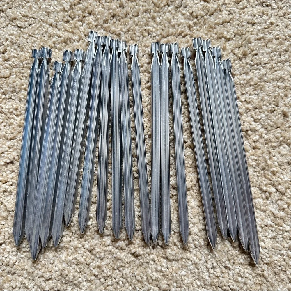 Bundle of 25 lightweight aluminum Y-shape tent stakes, 7" and 7.5" - Picture 2 of 2